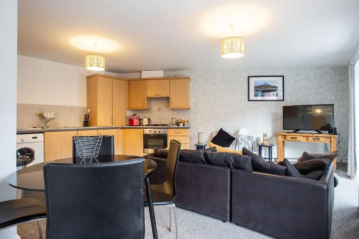 City Centre 2 Bedroom Ensuited Apartment Free Parking بلفاست