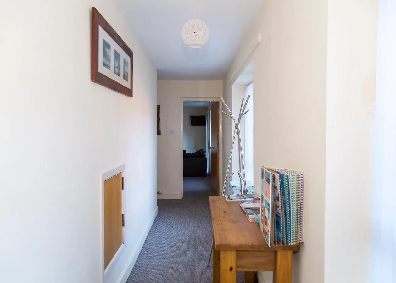 City Centre 2 Bedroom Ensuited Apartment Free Parking بلفاست 0*,